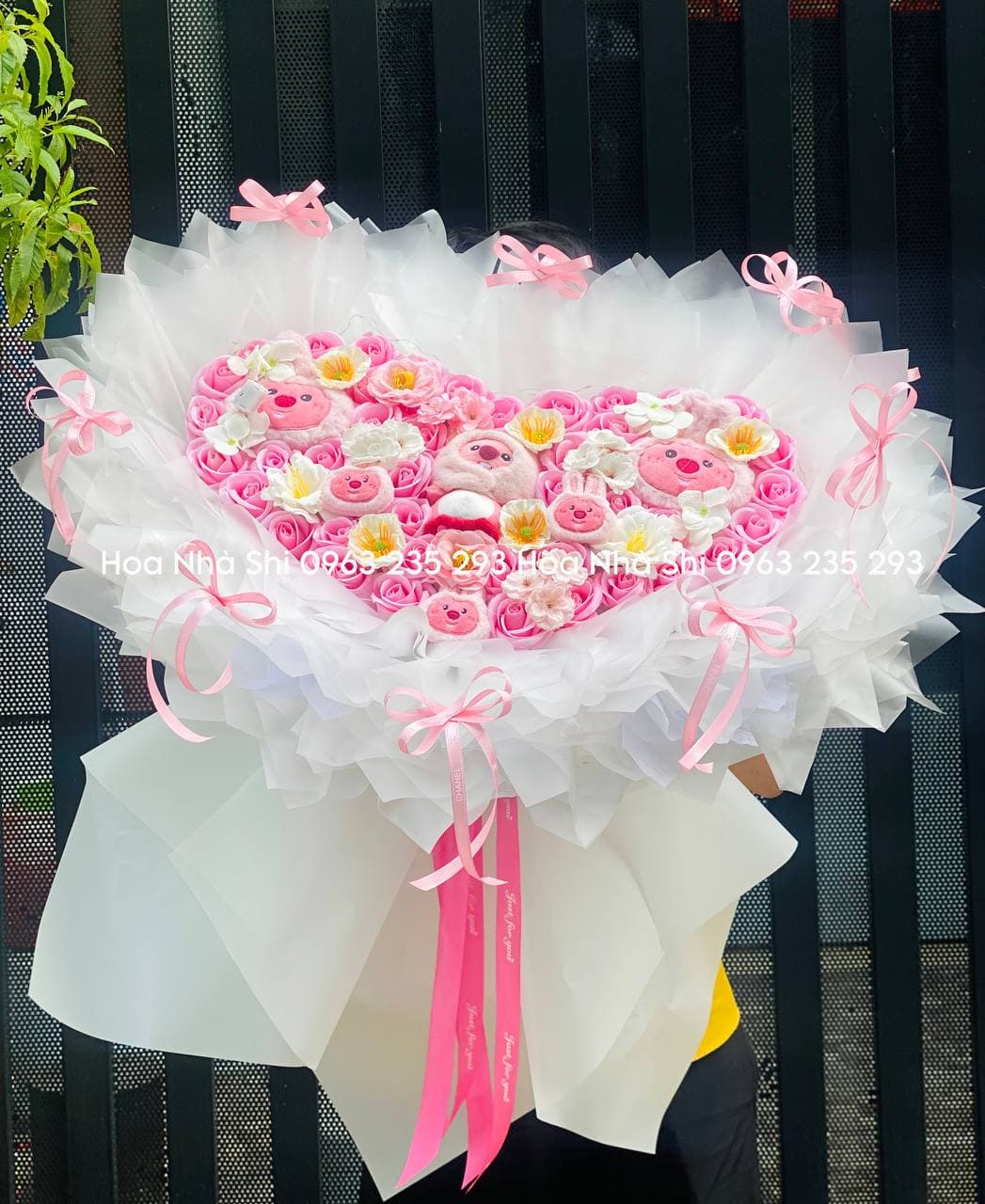 Bó Hoa Sáp Thơm Trái Tim Mix Gấu Bông Màu Hồng - 240